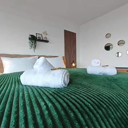 Design-Apartment I Hotelturm Augsburg I Etage 21 I Boxspring I Ausblick Augsburgo
